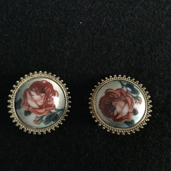 Earrings Round porcelain flower cabochon 3cm gold tone metal by Aldo - Picture 1 of 2